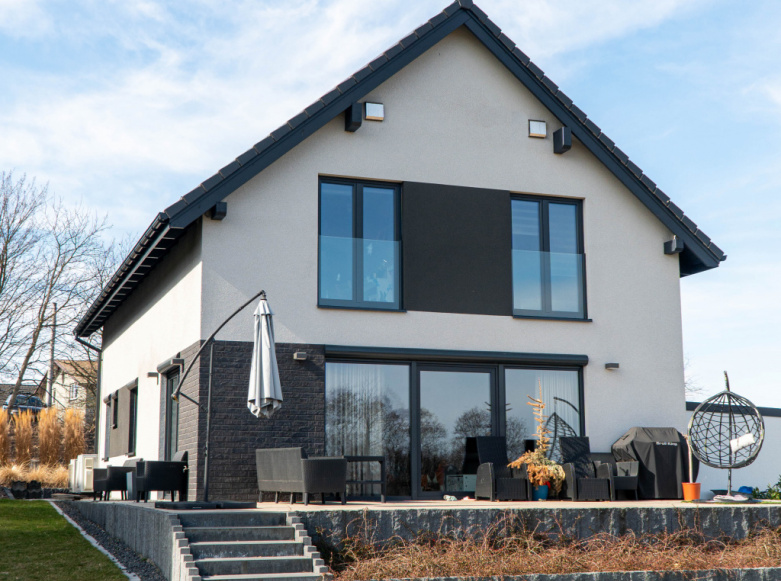 Jak wygląda proces budowy domu z BOX HAUS i ERDOL HAUS – od kontaktu po odbiór kluczy